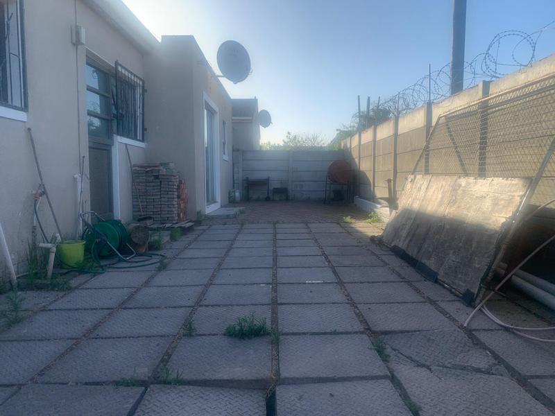 2 Bedroom Property for Sale in Bernadino Heights Western Cape